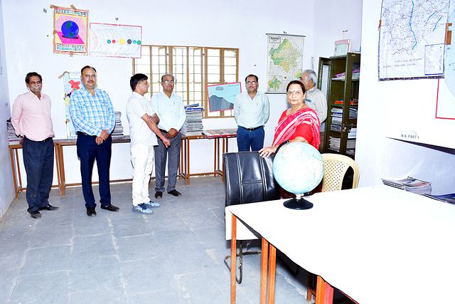 Geography Lab - Smt. Gomati Devi T.T. College